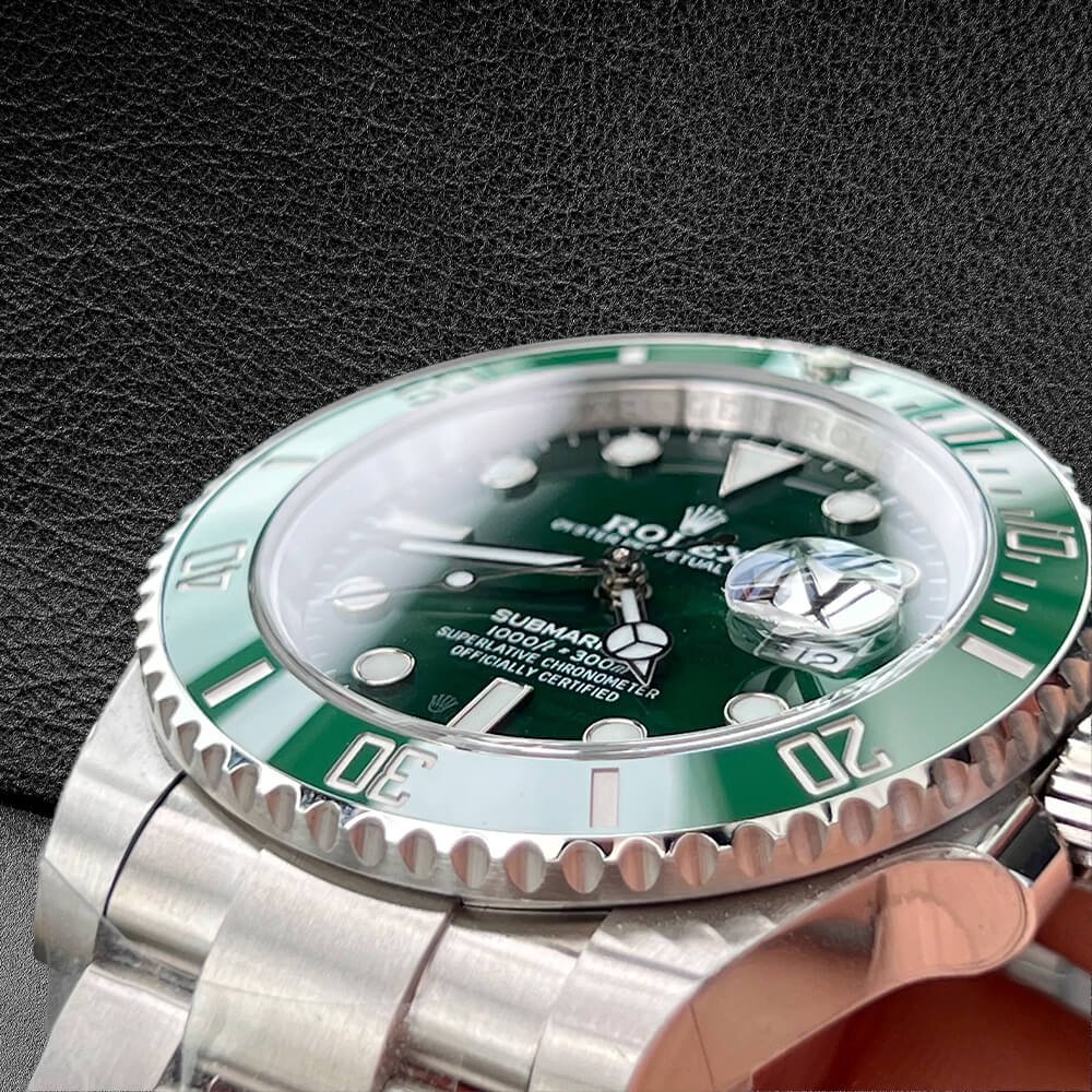 Rolex Submariner Hulk 116610LV Scratch-Resistant Sapphire Crystal